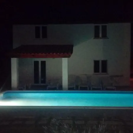 Pool House - Riviera דירה מדולין