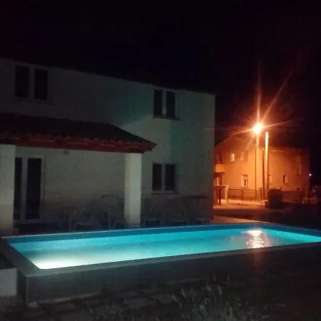 Pool House - Riviera Apartmán Medulin