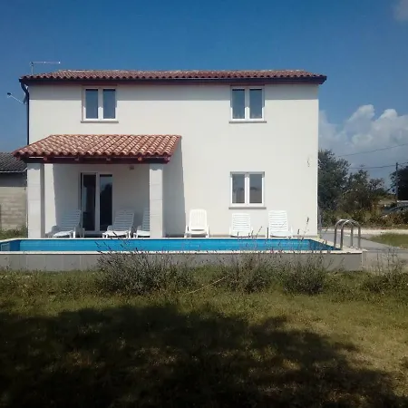 Pool House - Riviera Апартаменты Медулин