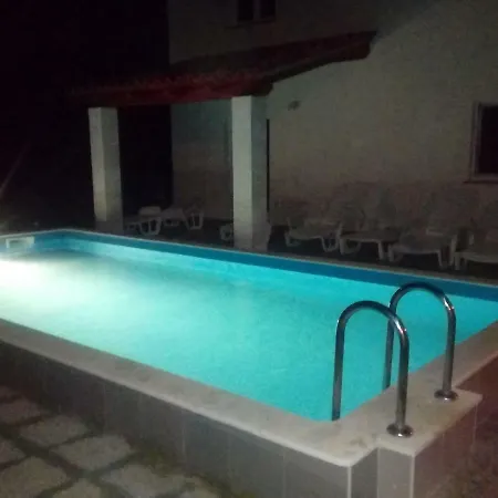 Апартаменты Pool House - Riviera *